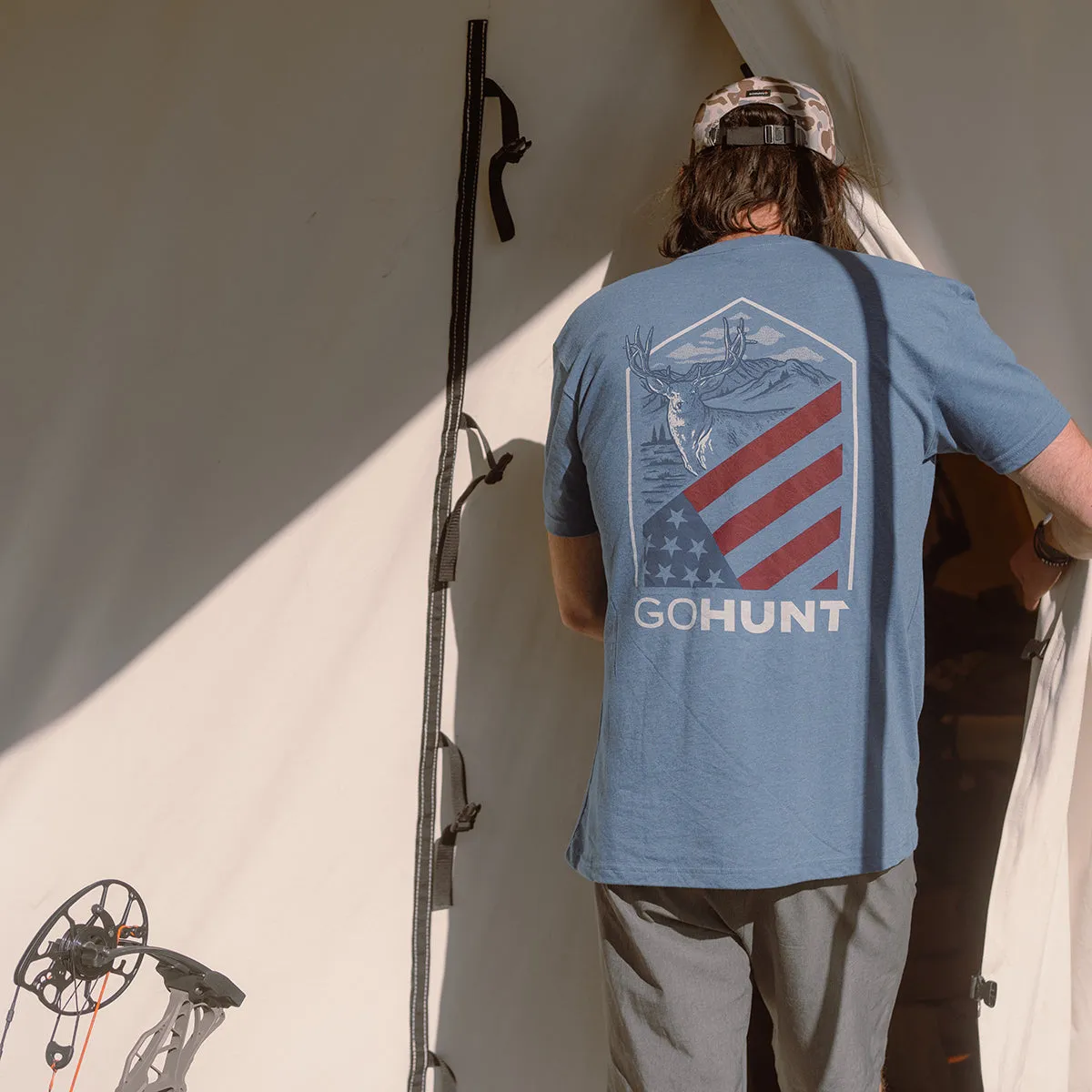 GOHUNT Legendary T-Shirt